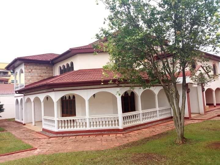 Grande villa à vendre yaoundé, Maison à vendre à Yaoundé Cameroun