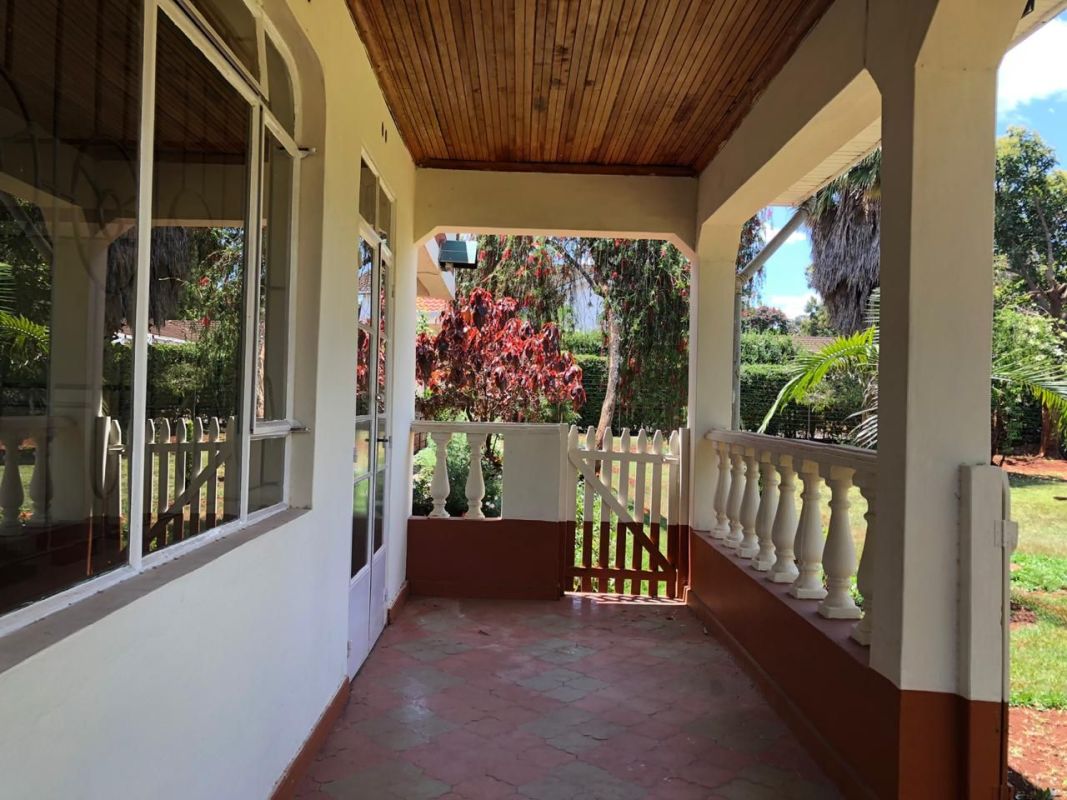 In nyari lies this old but newly renovated fourbedroom standalone