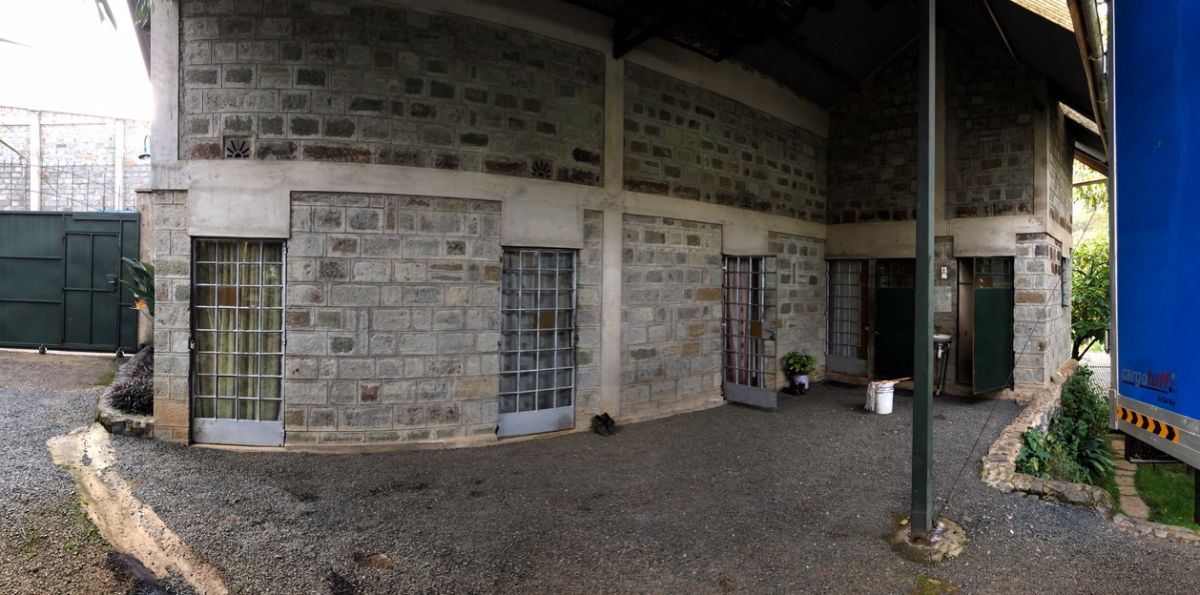 Unique villa with mature garden, qsq, audio/video studio, separate apt