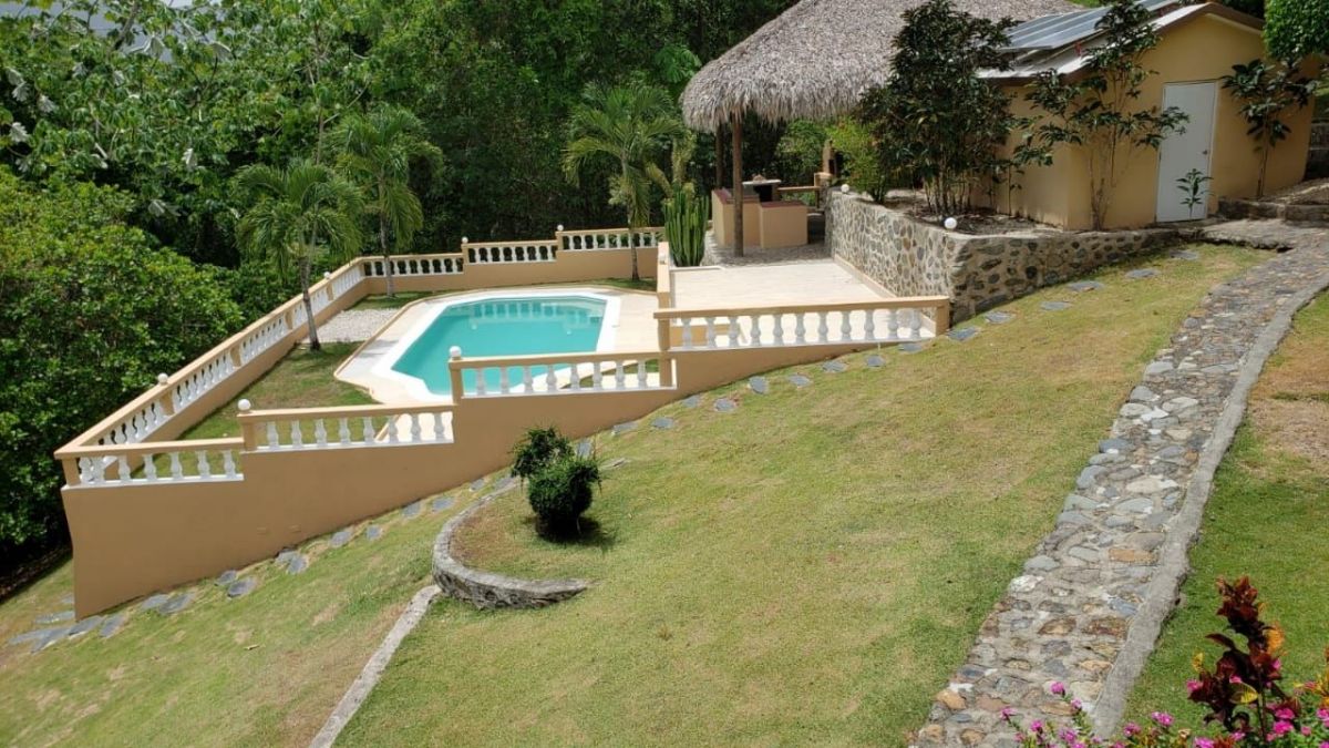 Villa en venta en villa altagracia república dominicana con piscina