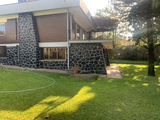 Very Nice House with Beautiful Garden! 