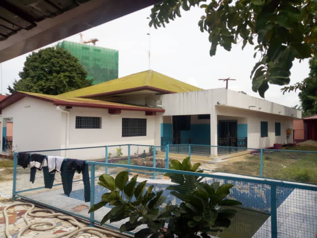 Sale property of 3000m2 on kinshasagombe, House for sale in Kinshasa