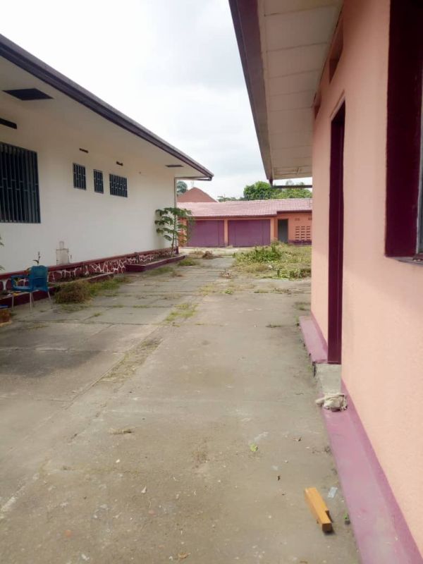 Sale property of 3000m2 on kinshasagombe, House for sale in Kinshasa