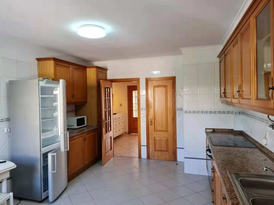 Beautiful 3 bedroom apartment perfect for family life , Flat for rent in Lisbon Portugal
