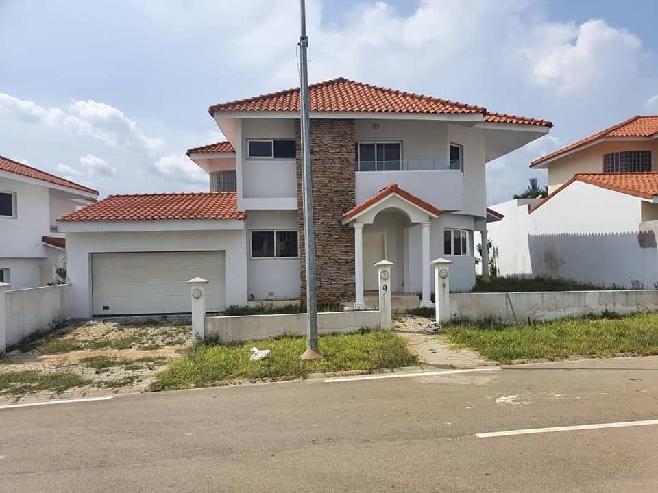 Maison A Vendre A Abidjan