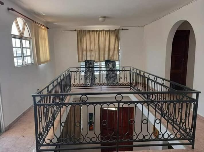 Jolie maison À vendre À vivy mitchell, Maison à vendre Vivy mitchel, ouest Haiti