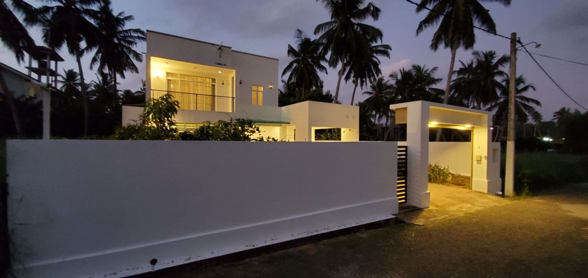 Modern house for rent with furniture, Marawila, southern Sri Lanka