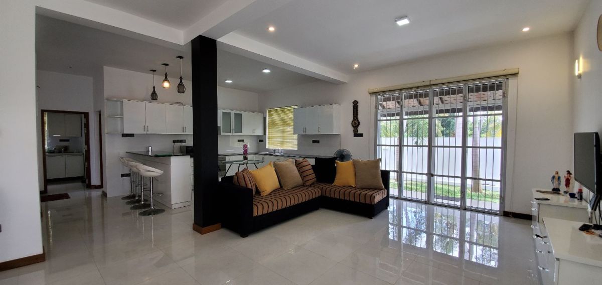 Modern house for rent with furniture, Marawila, southern Sri Lanka
