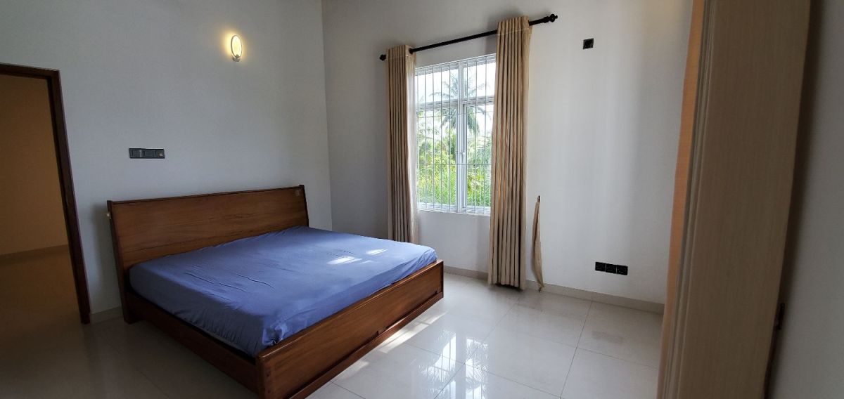 Modern house for rent with furniture, Marawila, southern Sri Lanka