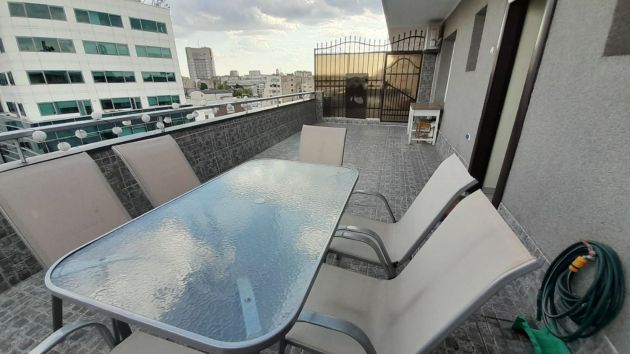 Grand deux pièces avec terrasse quartier "Gradina Icoanei"