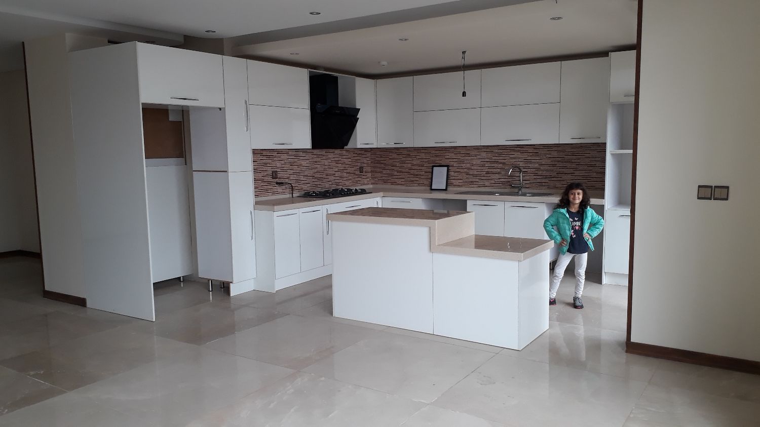 3 BEDROOM APARTMENT FOR RENT - NORTHERN TEHRAN