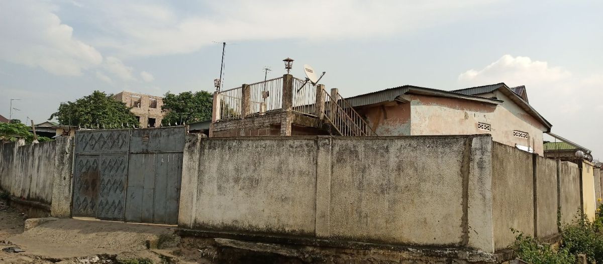 Parcelle mise en vente, Maison à vendre à Kinshasa République