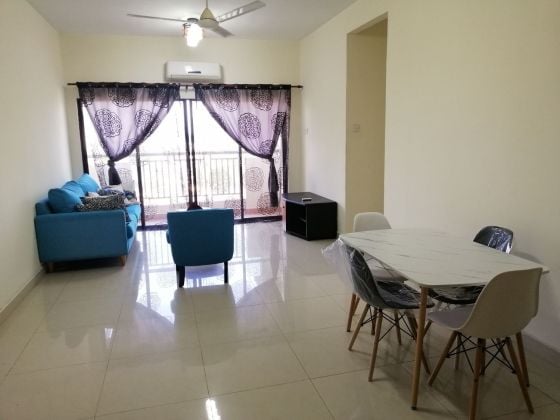 MASTER BED ROOM AT PELANGI UTAMA CONDO