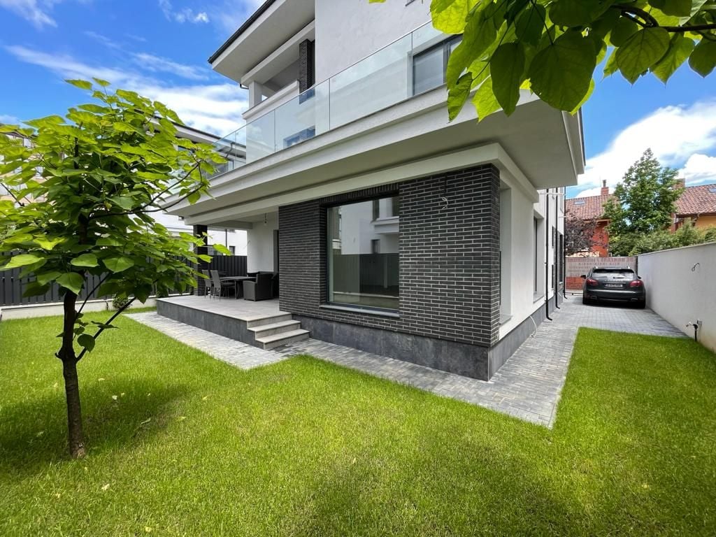 Super luxury villa Voluntari 6 rooms 5 bathrooms 290sqm 215sqm yard