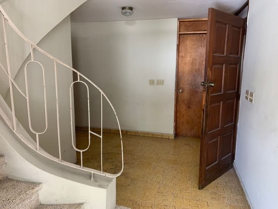 Big, Beautiful, Secure Commercial Building For Rent In Delmas 60, ...