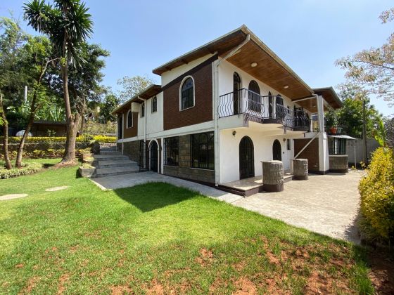 ONE OF A KIND - Luxury 4 Bedroom Estate in Peaceful Residential Hideaway ...