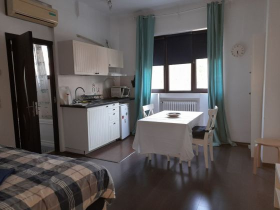 Studio meuble quartier Piata Romana centre-ville de Bucarest
