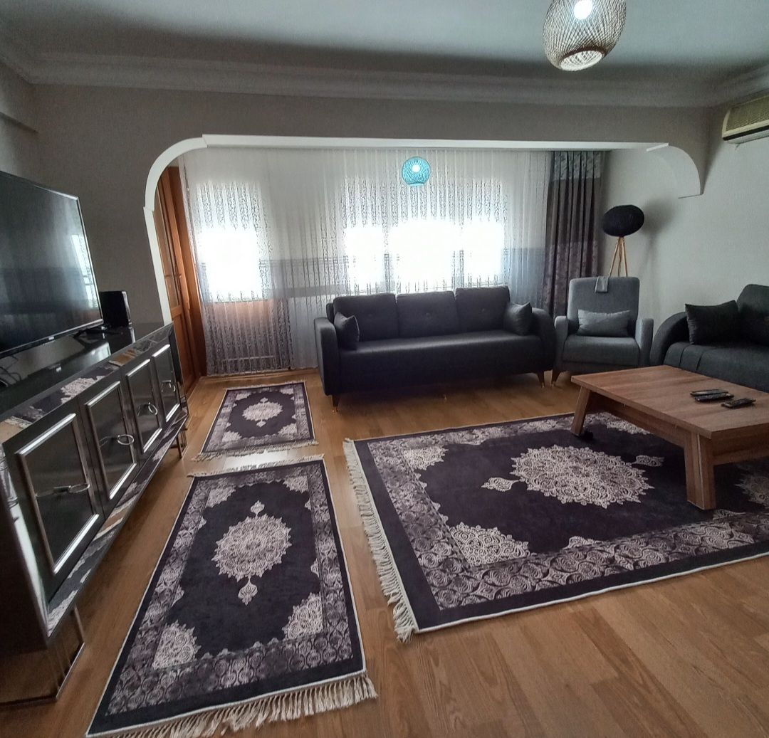 Appartement avec véranda 2+1 meublé à Ortaköy 