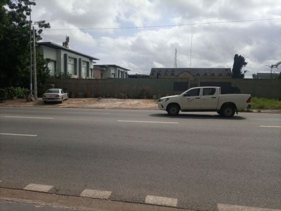 Vente 2800 m2 a la golf 4