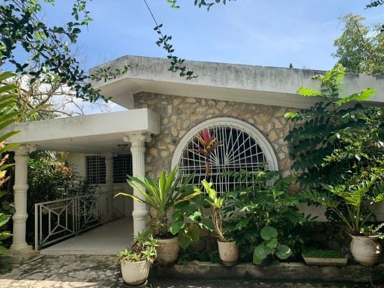 Casa Bonita, Grande, Barata En Venta En Thomassin 32, Petion-Ville, ...
