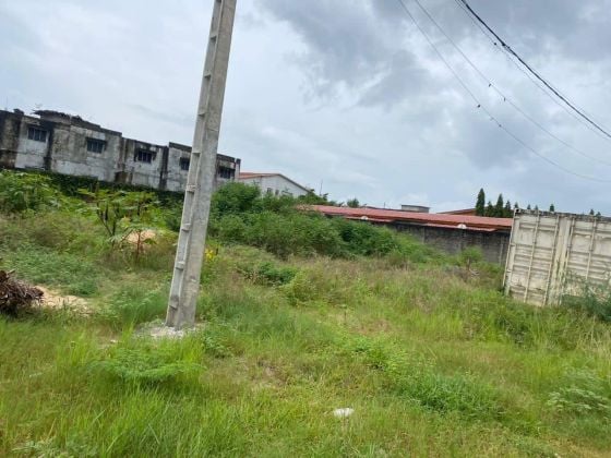 À vendre Terrain 1200 m2 avec ACD