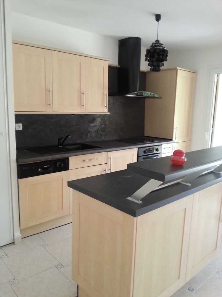 À vendre superbe Rez de jardin 3 pièces dans co-propriété avec piscine