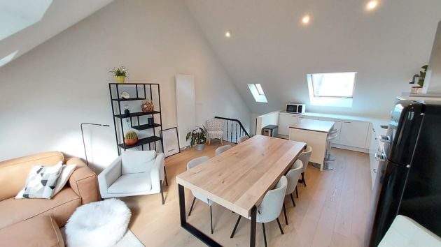 Appartamento duplex con terrazza panoramica al centro di Anversa.