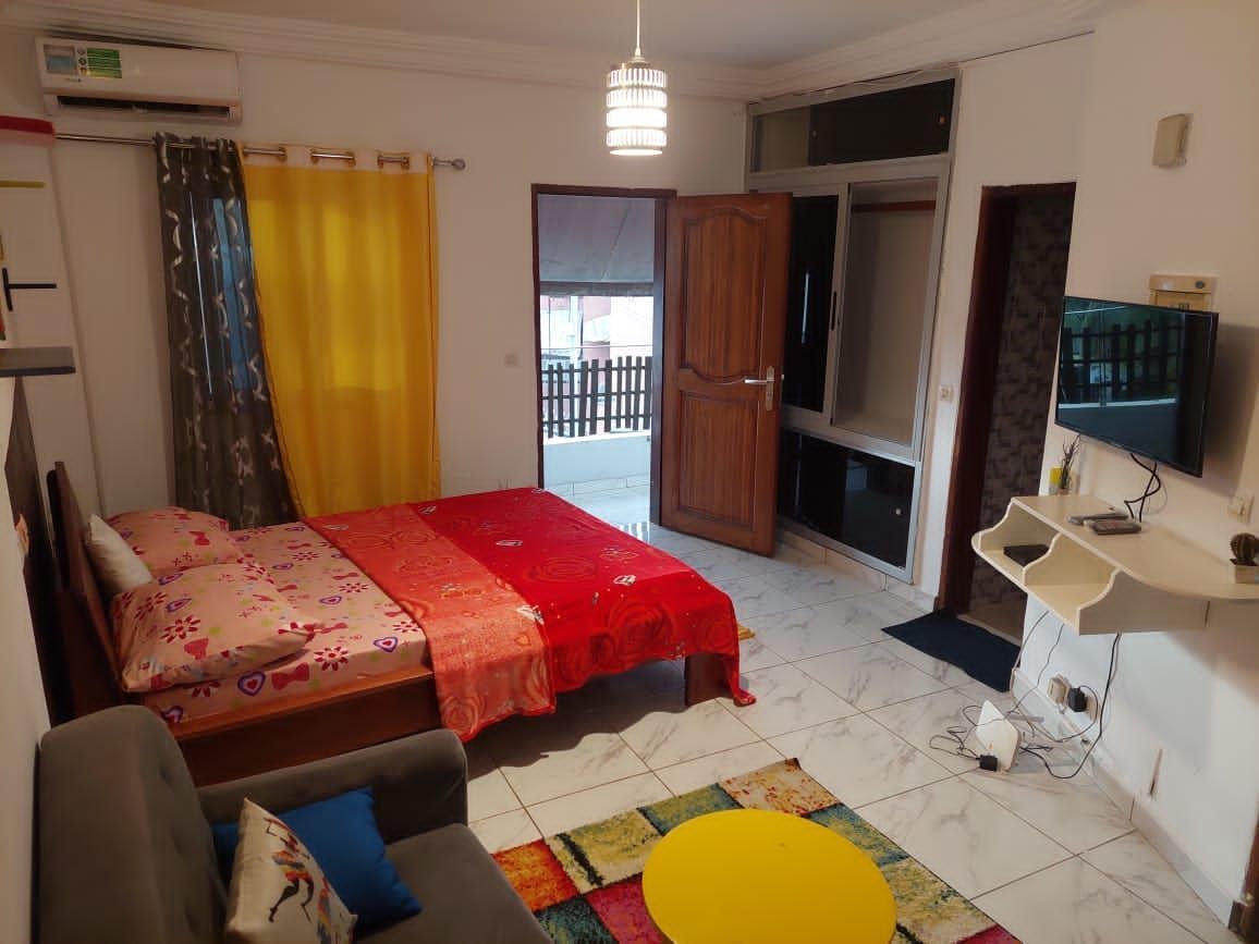 Chic studio meublé à la riviera bonoumin, Appartement à louer pour les