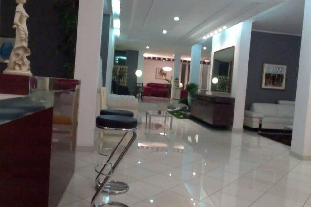 Sumptuous duplex vip for sale with all the furniture in yaoundé in the