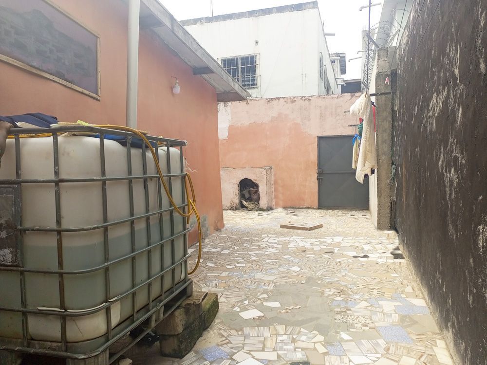 A superb opportunity of a f4 type low villa for sale in yopougon