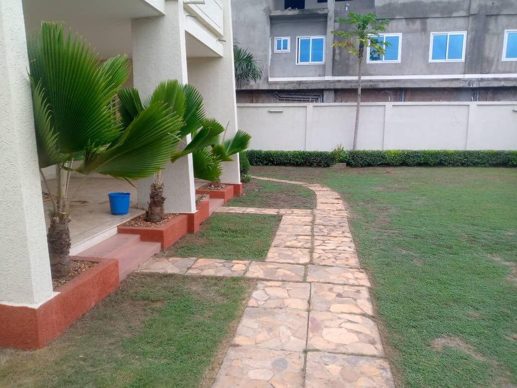 à louer villa non meublée de 5 chambres & salon à forever à 1 500 000 f