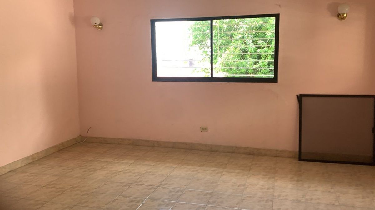 Grande maison de 10 chambres et 5 salles de bain à louer dans un