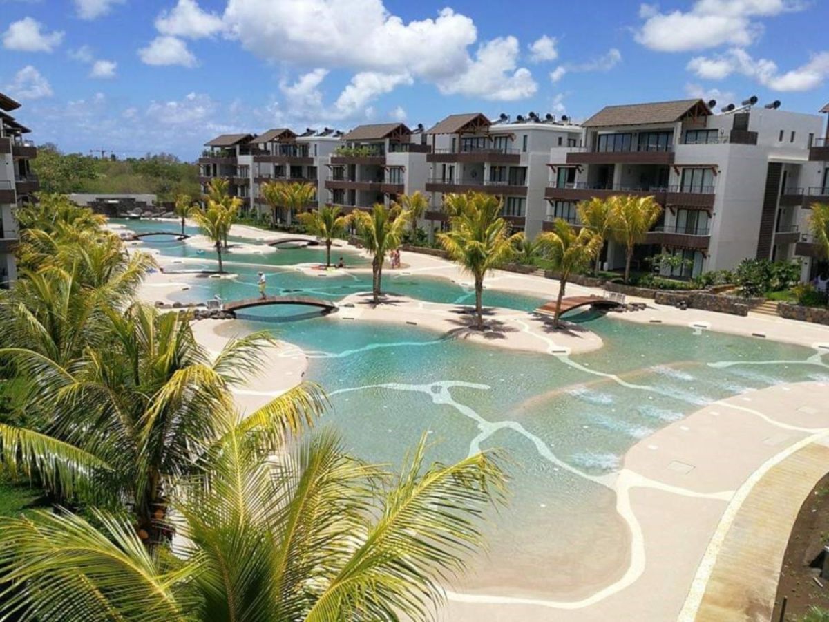 100 m from lagoon & golf ! furnished apartment in mont choisy