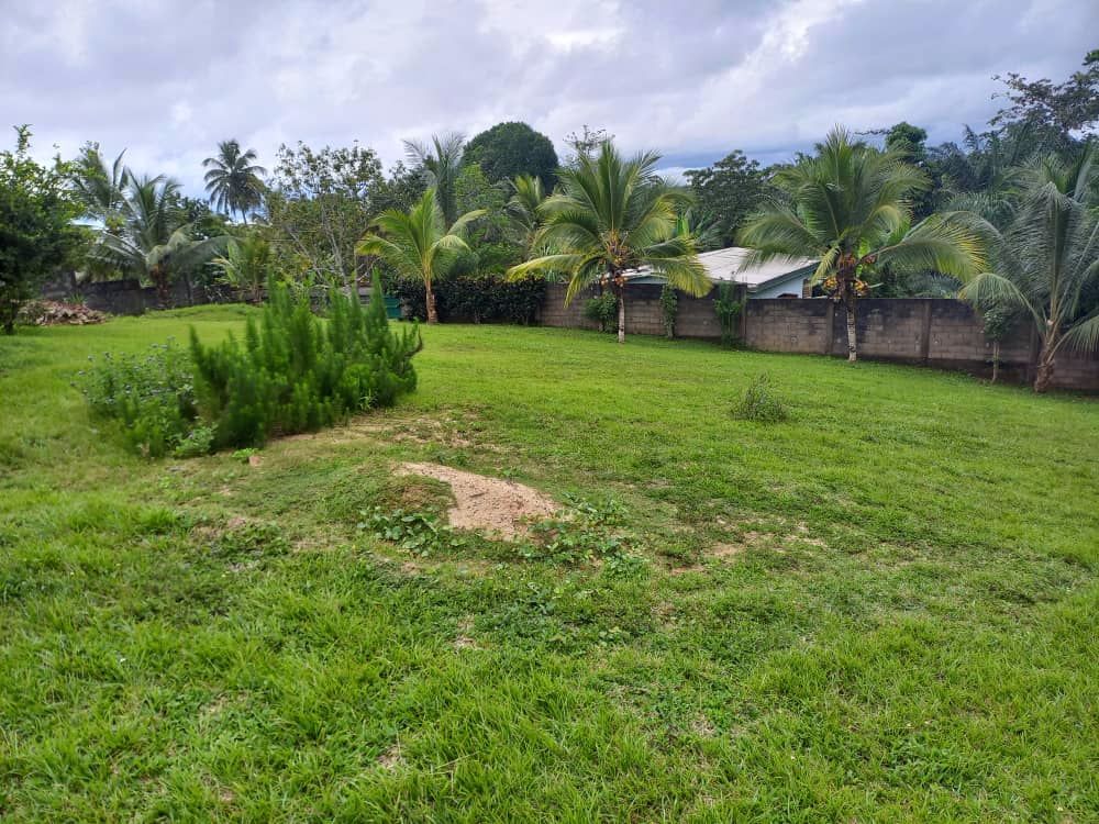 Very nice spacious villa facing the sea for sale in kribi., House for