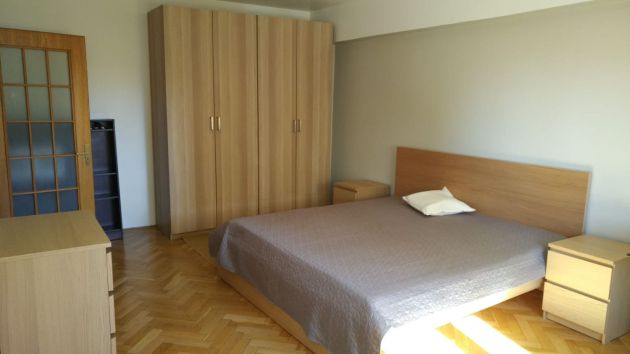 Grand studio meublé 40m2, Gradina Icoanei