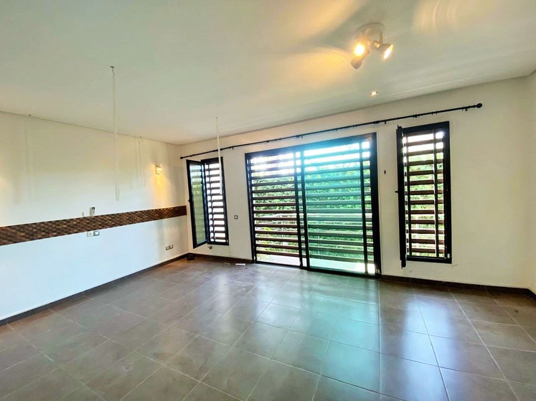 Villa duplex 5 pièces à louer à la riviera golf beverly hills, Maison à