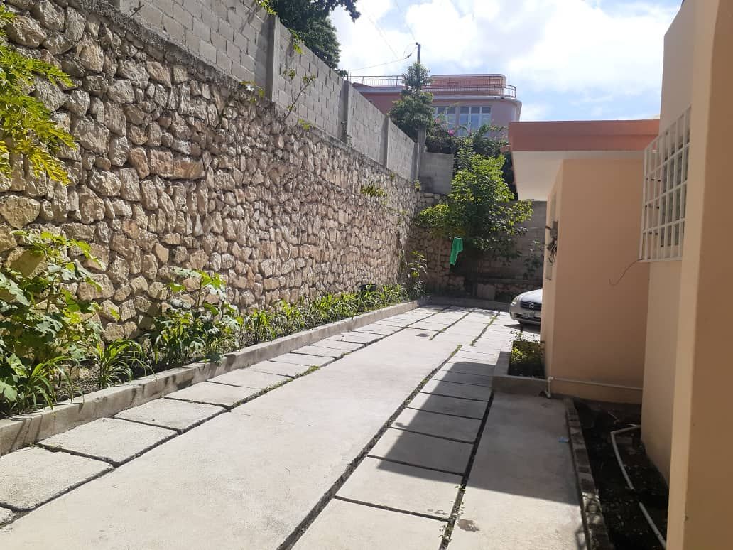 Belle maison de 4 chambres et 3 salles de bains à vendre à vivy