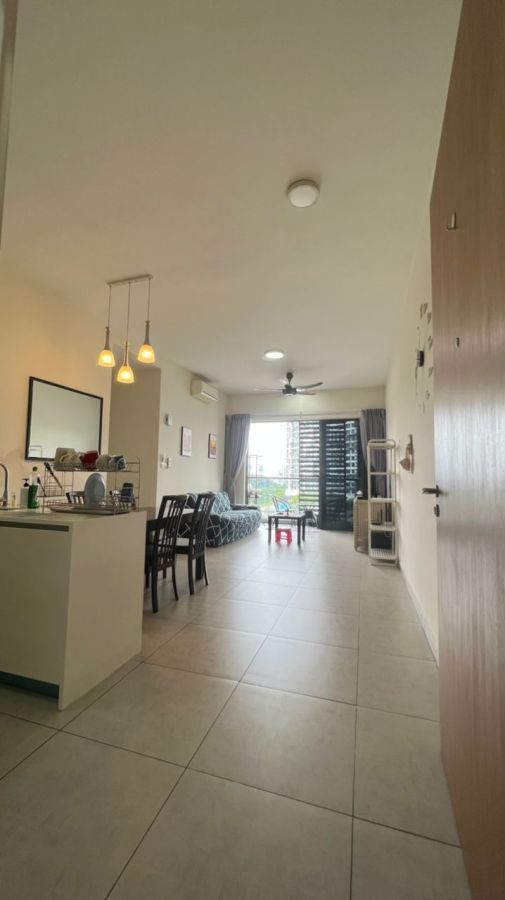 Petalz residences middle room for rent old klang road , House share