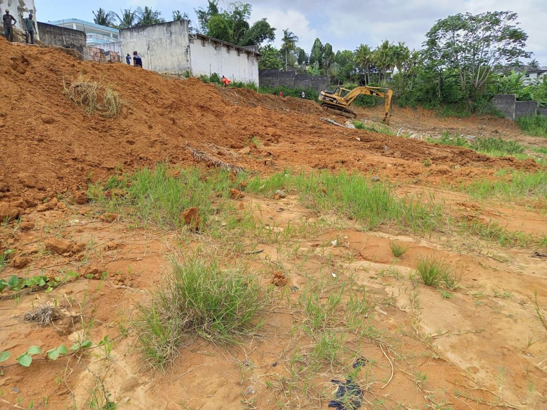 An opportunity of a 1000 m2 plot for sale cocody ii plateaux vallons