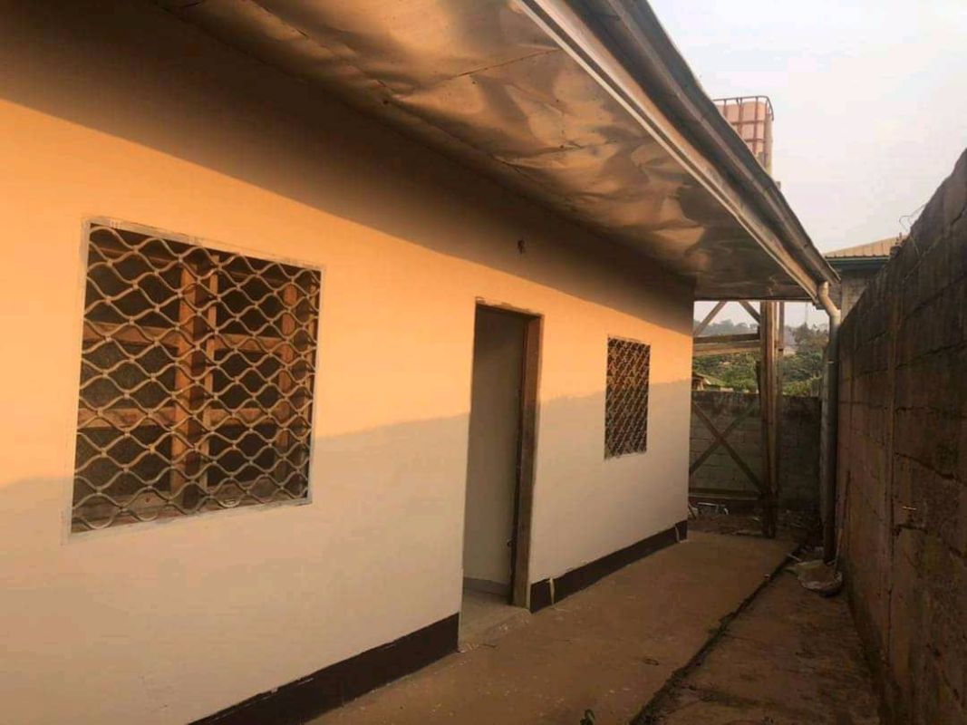 Beautiful villa for sale in yaoundé in the santa barbara district