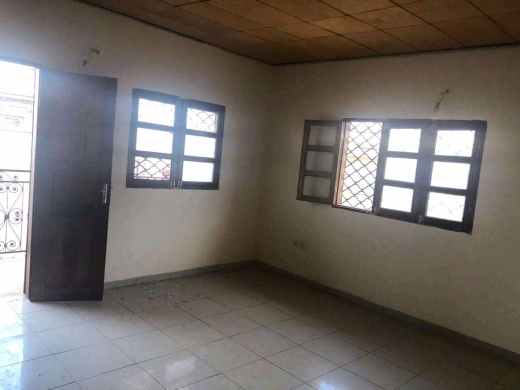 Beautiful villa for sale in yaoundé in the santa barbara district