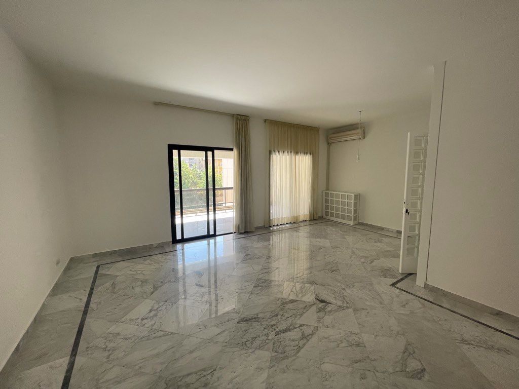 Appartement rénové à louer à achrafieh saint nicolas, 3 chambres