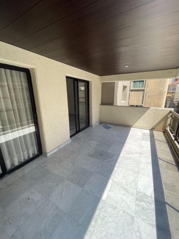 Appartement rénové à louer à achrafieh saint nicolas, 3 chambres