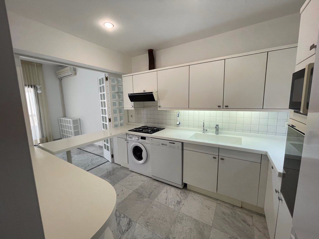 Appartement rénové à louer à achrafieh saint nicolas, 3 chambres