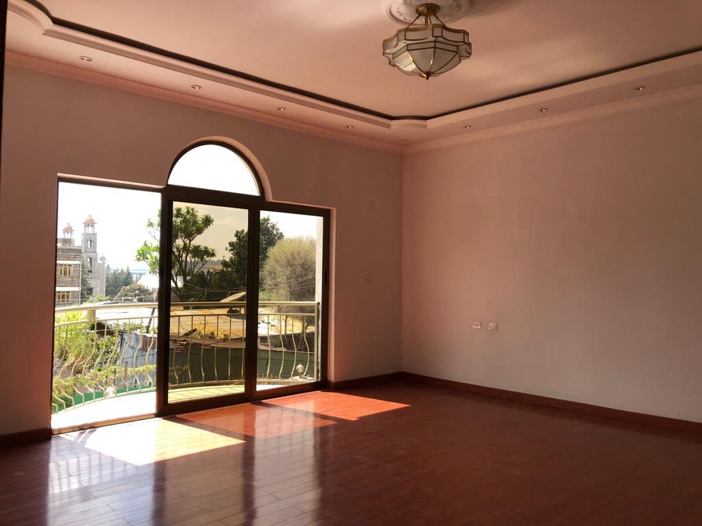 5bd, 3.5 bth, newly built villa house, old airport, House for rent Ādīs