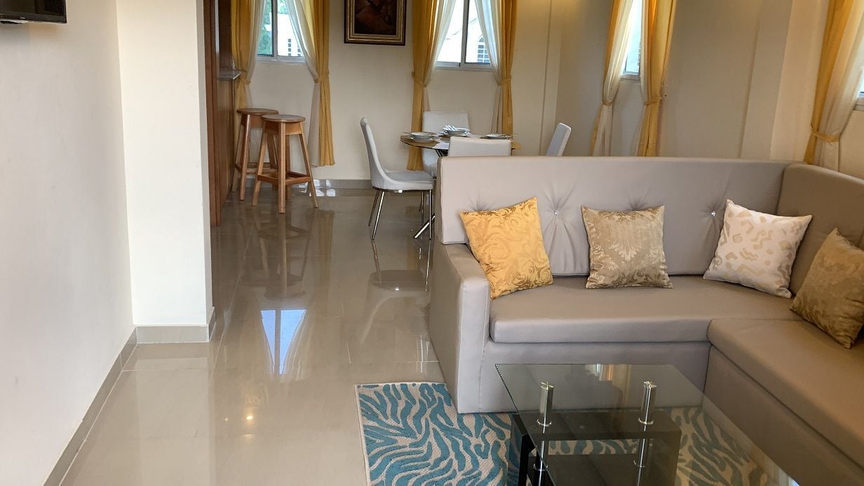 Completamente arredato, spazioso, lussuoso appartamento con 2 camere da letto e 2 bagni con piscina/palestra in affitto a Vivy Mitchell, Petion-Ville, Haiti - Comunità tranquilla, sicura, privata/sorvegliata