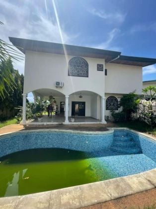 For rent Duplex 8 rooms + swimming pool Ivory Coast Grand bassam