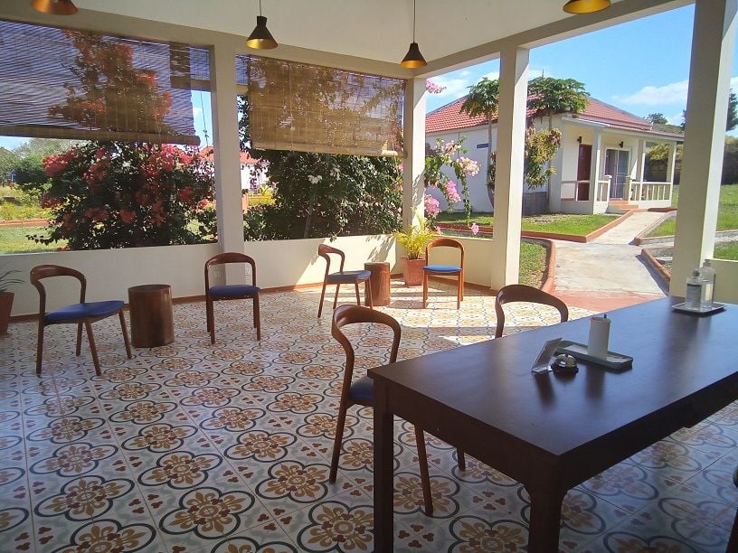 KOH KER Temples Garden Hotel & Restaurant for sale