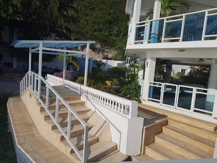 Maison de plage à vendre à montruis, haitimaison de plage à vendre au