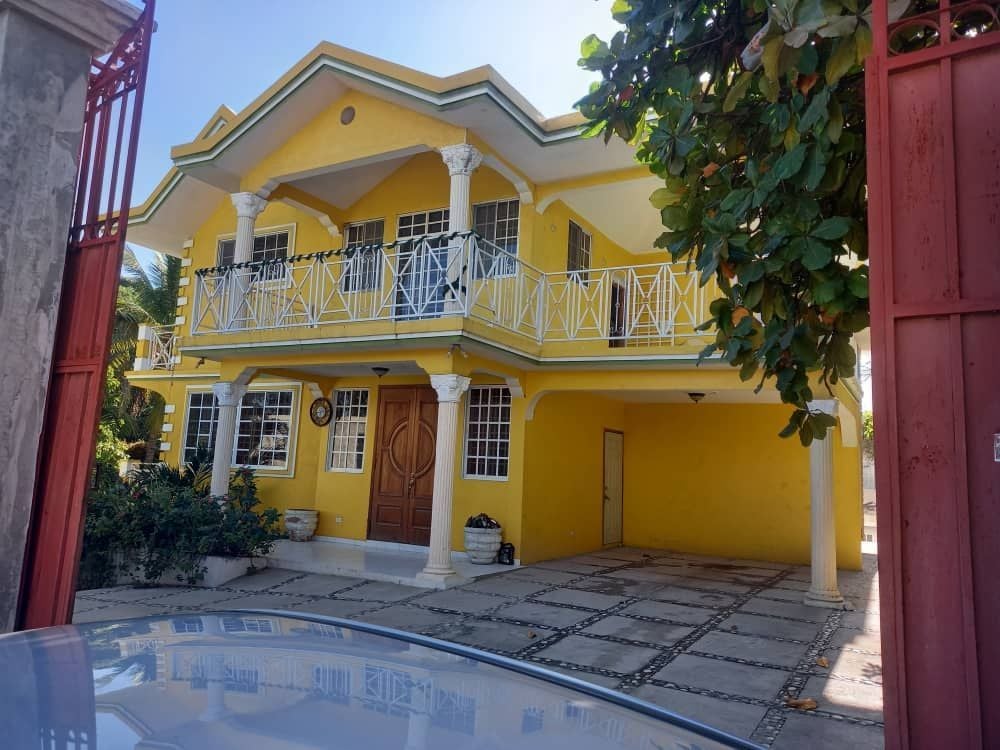 Maison à vendre à bellevue, petionville, haiti, House for sale